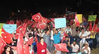 Diyarbakır'da Demokrasi Nöbeti Sürüyor