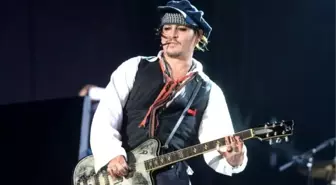 Johnny Depp Sahnede Sözleri Unuttu!