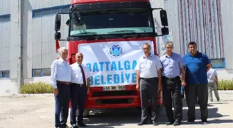 Malatya'daki Suriyeliler İçin 1 Tır Giyim Yardımı Yapıldı