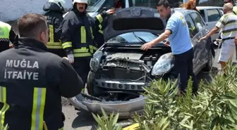 Milas'ta Engelli Sürücü Tır'a Çarptı; 2 Yaralı