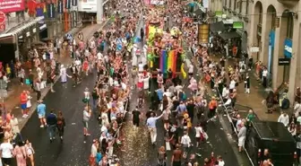 Stockholm'deki Lgbti Yürüyüşüne 50 Bin Kişi Katıldı