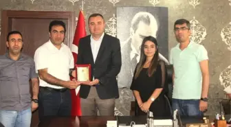 Abb'den Kaymakam Sarı'ya Plaket