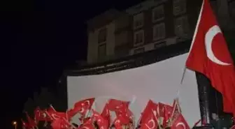 Uğur Arslan Şiirlerini Bozüyüklü Demokrasi Nöbetçileri İçin Okudu
