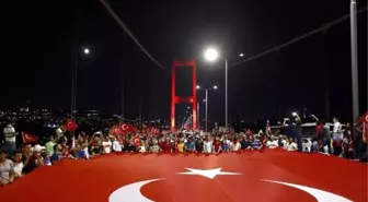 Başarısız darbe girişimi, Türk bayrağına talepleri arttırdı