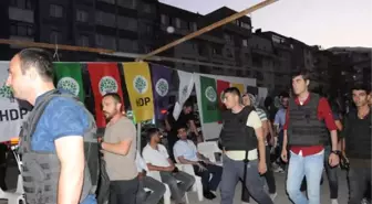 HDP ve DBP'nin, Darbeye Karşı Nöbet Çadırına Polis Baskını