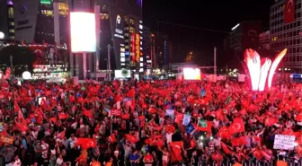 Başkan Gökçek, Canlı Yayından 15 Temmuz Kızılay Meydan'ındaki Vatandaşlara Hitap Etti