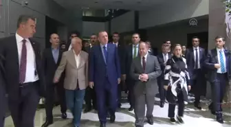 Cumhurbaşkanı Erdoğan'dan Şehit Ailesine Taziye Ziyareti