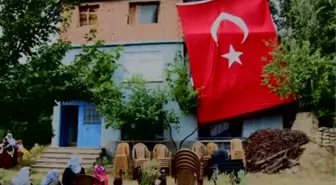 Şehit Uzman Çavuş Mehmet Esen'in Baba Evinde Yas Var