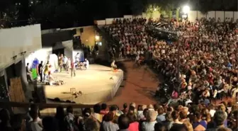 Kadıköy Belediyesi Tiyatro Festivali Başladı