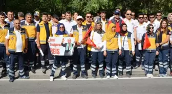 Aksaray'da Binlerce Kişi Demokrasi ve Şehitler İçin Yürüdü