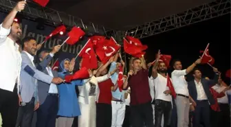 Gaziantep'teki Demokrasi Nöbetine Sanatçılar da Katıldı