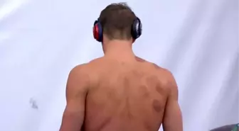 ABD'li Michael Phelps'in Sırtındaki Şişe Çektirdiği İzler Dikkat Çekti
