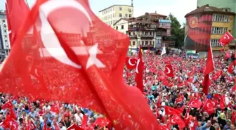 'Gerekirse bin yıl daha meydanlardayız'