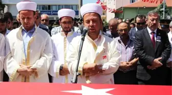 Ispartalı Şehidin Cenaze Namazını Kardeşi Kıldırdı