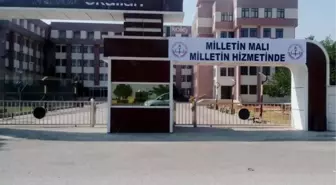 Kapatılan Fetö Okullarına 'Milletin Malı Milletin Hizmetinde' Pankartları Asıldı