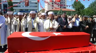 Ispartalı Şehidin Cenaze Namazını İmam Olan Abisi Kıldırdı