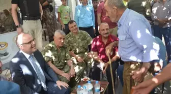 Yaşlı Adamın Devlet Sevgisi Vali ve Paşayı Duygulandırdı