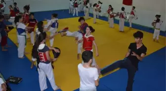 Bergama'da Ordu Gibi Taekwondo Takımı