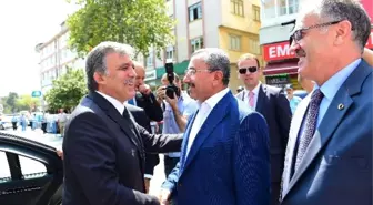 11. Cumhurbaşkanı Abdullah Gül Cuma Namazını Sancaktepe'de Kıldı