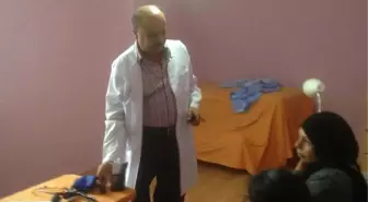 Evinin Bir Odasını Muayenehaneye Çeviren Suriyeli Doktor Uyarıldı