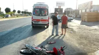 Balıkesir'de Otomobil ile Motosiklet Çarpıştı: 2 Ölü