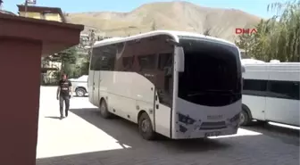 Hakkari'de Gözaltına Alınan 9 Kişi Adliyeye Çıkarıldı