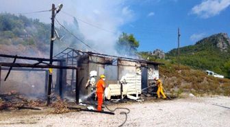 Antalya'da Cami Lojmanı Yandı