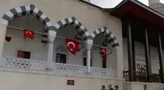 Vali Azizoğlu, Muhammed Lutfi Efe'nin Türbesini Ziyaret Etti