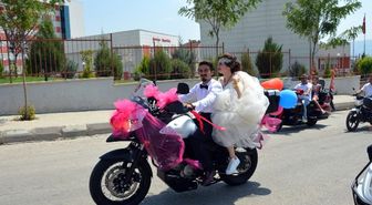 Gelin Arabası Yerine Motosikletini Süsledi