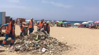 Kuşadası'nda Sahil Temizliği