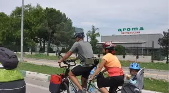 Bisiklet Tutkunu Aile Bin Kilometre Pedal Çevirdi