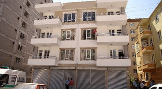 3 Katlı Binanın Çatısından Düşen Şahıs Hayatını Kaybetti