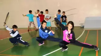 Hem Wushu Yapıyor Hem Eğleniyorlar