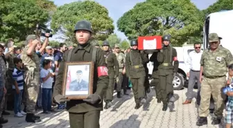 Kahramanmaraşlı Şehit Uzman Çavuş Uğur Kartal, Gözyaşları Arasında Toprağa Verildi