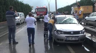 Kamyonet Otomobile Çarptı: 2 Yaralı