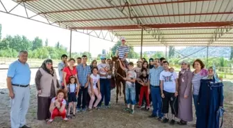 Özel Sporcular At Çiftliğinde