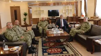 Orgeneral Savaş'tan, Vali Özefe'ye Ziyaret