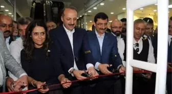 Mamak'ta Akbaba Moda Plaza ve Sosyete Pazarı Açıldı