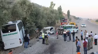 Düğün Yolu Kana Bulandı: 7 Ölü