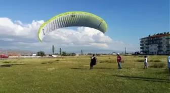 Aksaray'da Yamaç Paraşütüne İlgi Artıyor