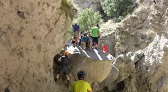 Doğaseverler 9 Kilometrelik Kanyon Yürüyüşüne Katıldı