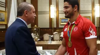 Cumhurbaşkanı Erdoğan, Olimpiyat Madalyalı Sporcuları Kabul Etti