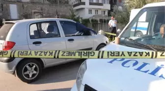 Otomobilde Kolunda Serumla Ölü Bulundu