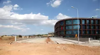Üniversite Bölgesinde Bordür Ve Kaldırım Çalışması