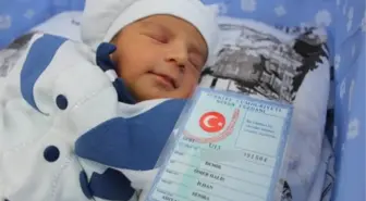 Çocuklarına Şehit Astsubay Ömer Halisdemir'in Adını Verdiler