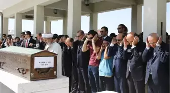 Cumhurbaşkanı Erdoğan, Kocatepe Camii'nin Eski İmamı Temel'in Cenazesine Katıldı