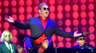 Dünyaca Ünlü Şarkıcı Elton John Antalya'da Sahne Aldı