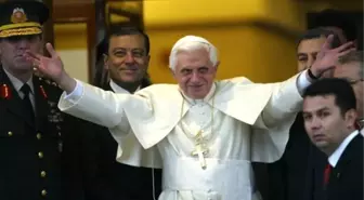 Eski Papa Ratzinger: En Hassas Ziyareti Türkiye'ye Yaptım