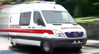 Hasta Taşıyan Ambulansla Hafif Ticari Araç Çarpıştı