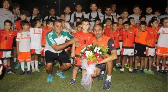 Minik Öğrencilerden Adanaspor'a Ziyaret